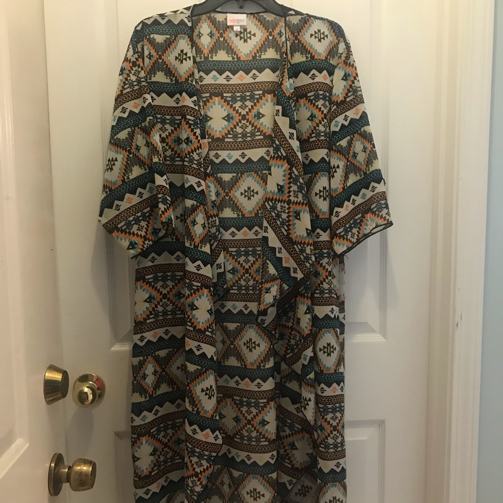 Medium Lularoe Shirley Aztec Pattern